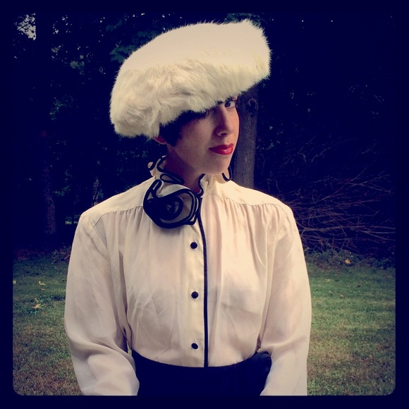 Vintage white fur hat - Picture 1 of 3